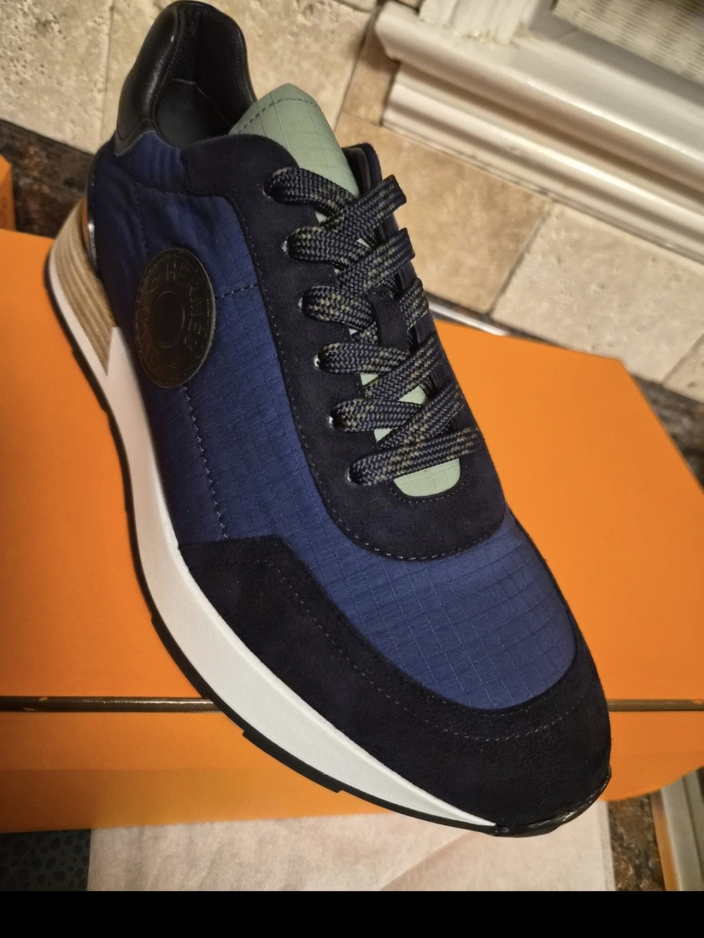 Hermes Men's Low-Top Sneaker Size 9 / 42 New In Box - Picture 2 of 3